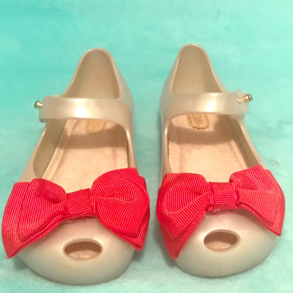 Mini Melissa Size 6 - $35